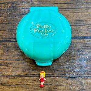 1989 Polly Pocket Beach House